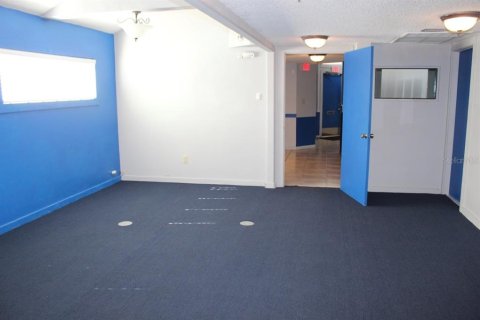 Commercial property in Altamonte Springs, Florida № 1545062 - photo 4