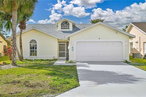 Villa ou maison à vendre à Fort Myers, Floride: 3 chambres, 146.88 m2 № 1559049 - photo 1