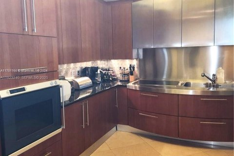 Copropriété à louer à Sunny Isles Beach, Floride: 2 chambres, 118.54 m2 № 1976616 - photo 4