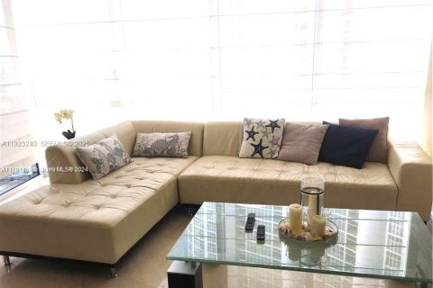 Copropriété à louer à Sunny Isles Beach, Floride: 2 chambres, 118.54 m2 № 1976616 - photo 7