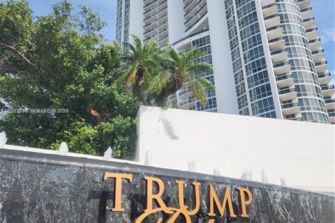 Copropriété à louer à Sunny Isles Beach, Floride: 2 chambres, 118.54 m2 № 1976616 - photo 1