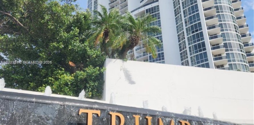 Condo à Sunny Isles Beach, Floride, 2 chambres  № 1976616