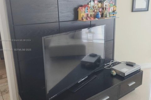 Copropriété à louer à Sunny Isles Beach, Floride: 2 chambres, 118.54 m2 № 1976616 - photo 8