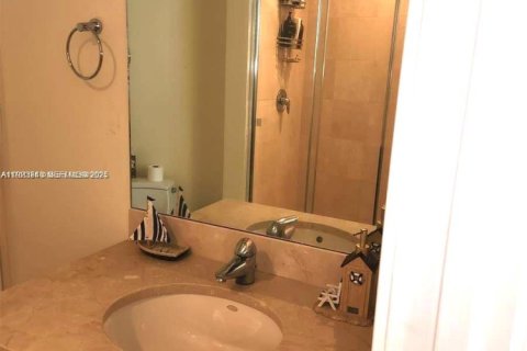 Copropriété à louer à Sunny Isles Beach, Floride: 2 chambres, 118.54 m2 № 1976616 - photo 14