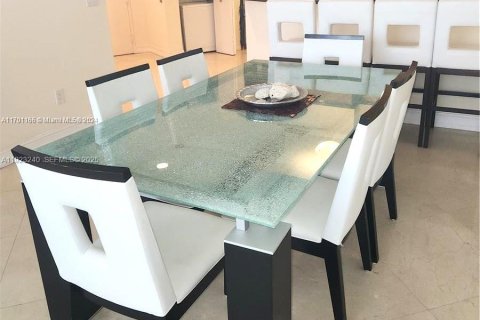 Copropriété à louer à Sunny Isles Beach, Floride: 2 chambres, 118.54 m2 № 1976616 - photo 6