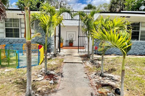 Casa en alquiler en Fort Lauderdale, Florida, 3 dormitorios, 94.02 m2 № 2088262 - foto 13