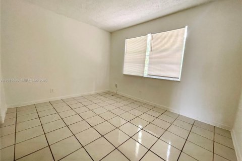 Casa en alquiler en Fort Lauderdale, Florida, 3 dormitorios, 94.02 m2 № 2088262 - foto 12