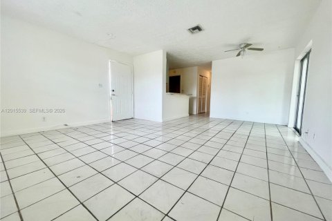 Casa en alquiler en Fort Lauderdale, Florida, 3 dormitorios, 94.02 m2 № 2088262 - foto 5