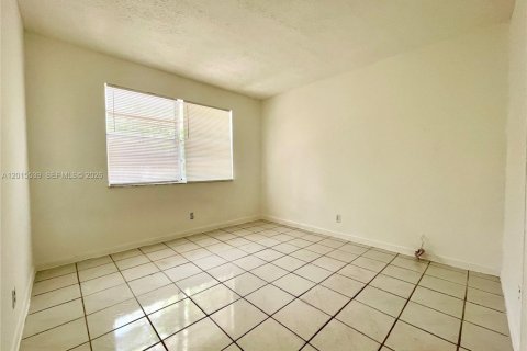 Casa en alquiler en Fort Lauderdale, Florida, 3 dormitorios, 94.02 m2 № 2088262 - foto 9