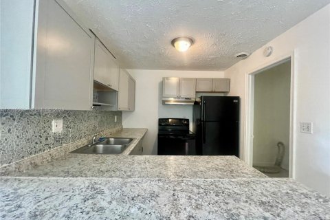 Casa en alquiler en Fort Lauderdale, Florida, 3 dormitorios, 94.02 m2 № 2088262 - foto 3