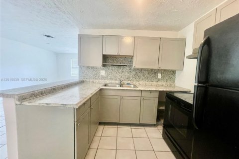 Casa en Fort Lauderdale, Florida 3 dormitorios, 94.02 m2 № 2088262