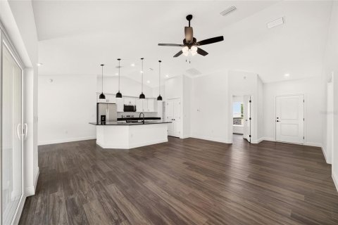 House in Dunnellon, Florida 4 bedrooms, 166.3 sq.m. № 2388833 - photo 10