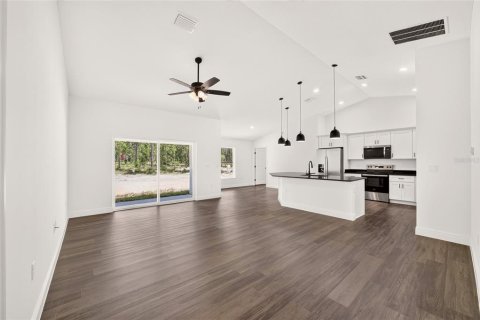 House in Dunnellon, Florida 4 bedrooms, 166.3 sq.m. № 2388833 - photo 7