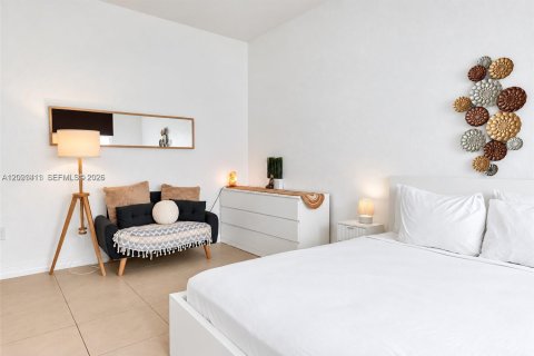 Condo in Miami Beach, Florida, 1 bedroom  № 2381566 - photo 6