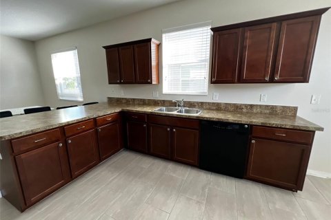 Casa en alquiler en Orlando, Florida, 3 dormitorios, 155.15 m2 № 1895148 - foto 4