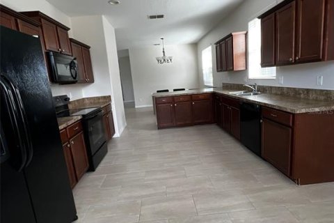 Casa en alquiler en Orlando, Florida, 3 dormitorios, 155.15 m2 № 1895148 - foto 2