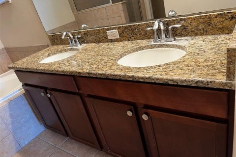 Casa en alquiler en Orlando, Florida, 3 dormitorios, 155.15 m2 № 1895148 - foto 10