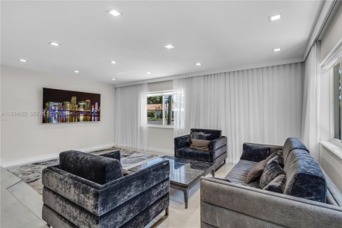 Casa en venta en Hollywood, Florida, 3 dormitorios, 209.22 m2 № 1992776 - foto 12