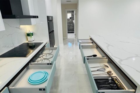 Casa en venta en Hollywood, Florida, 3 dormitorios, 209.22 m2 № 1992776 - foto 24