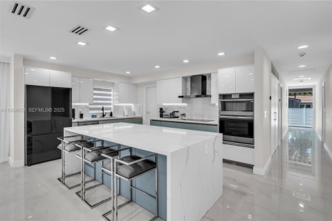 Casa en venta en Hollywood, Florida, 3 dormitorios, 209.22 m2 № 1992776 - foto 18