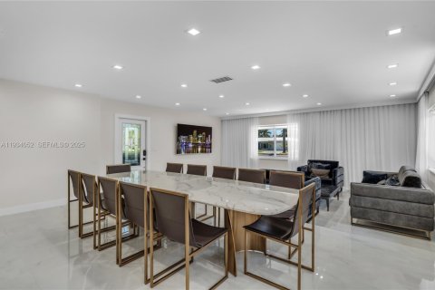 Casa en venta en Hollywood, Florida, 3 dormitorios, 209.22 m2 № 1992776 - foto 15