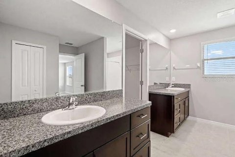 Villa ou maison à louer à Wimauma, Floride: 5 chambres, 312.34 m2 № 2359335 - photo 14