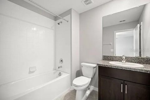 Villa ou maison à louer à Wimauma, Floride: 5 chambres, 312.34 m2 № 2359335 - photo 8