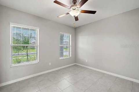 Villa ou maison à louer à Wimauma, Floride: 5 chambres, 312.34 m2 № 2359335 - photo 16