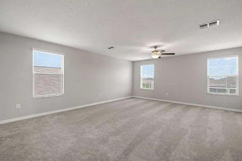 Villa ou maison à louer à Wimauma, Floride: 5 chambres, 312.34 m2 № 2359335 - photo 9