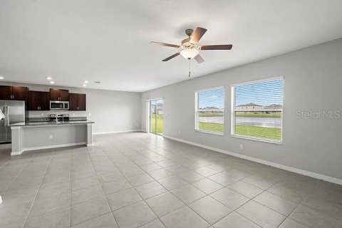 Villa ou maison à louer à Wimauma, Floride: 5 chambres, 312.34 m2 № 2359335 - photo 3
