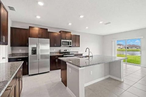Villa ou maison à louer à Wimauma, Floride: 5 chambres, 312.34 m2 № 2359335 - photo 2