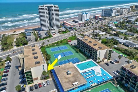 Condo in Daytona Beach, Florida, 1 bedroom  № 1636071 - photo 22