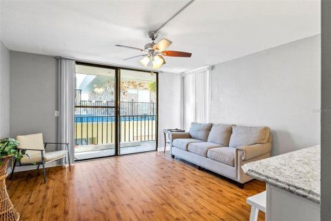 Condo in Daytona Beach, Florida, 1 bedroom  № 1636071 - photo 7