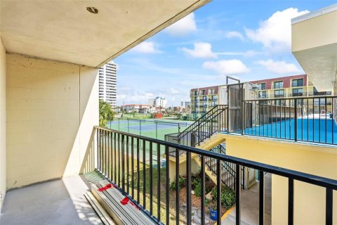 Condo in Daytona Beach, Florida, 1 bedroom  № 1636071 - photo 18