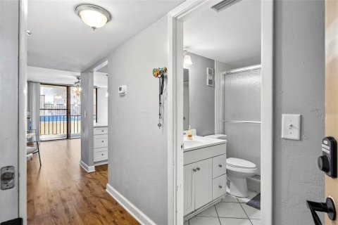 Condo in Daytona Beach, Florida, 1 bedroom  № 1636071 - photo 3