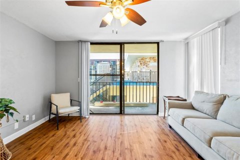 Condo in Daytona Beach, Florida, 1 bedroom  № 1636071 - photo 17