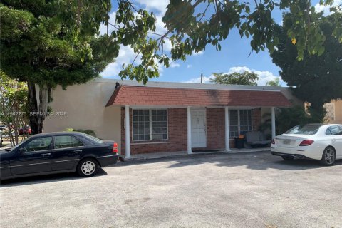Commercial property in Dania Beach, Florida № 2088713 - photo 6