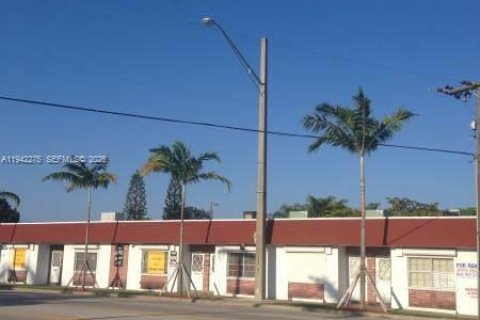 Commercial property in Dania Beach, Florida № 2088713 - photo 5