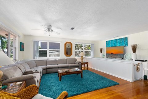 Casa en venta en Port Orange, Florida, 3 dormitorios, 245.26 m2 № 1734994 - foto 5