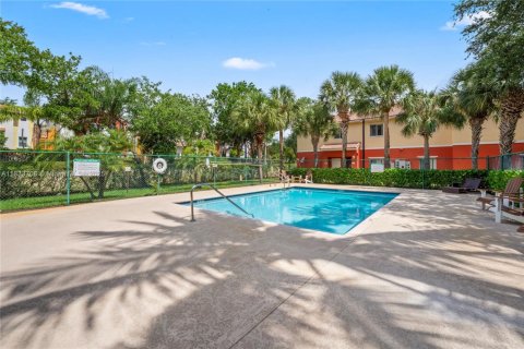 House in Davie, Florida 3 bedrooms, 131.55 sq.m. № 1844008 - photo 24