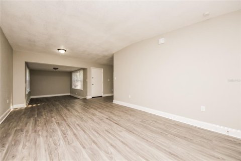 Casa en alquiler en Orlando, Florida, 3 dormitorios, 119.01 m2 № 1913916 - foto 3