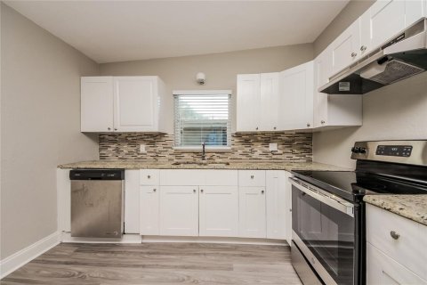 Casa en alquiler en Orlando, Florida, 3 dormitorios, 119.01 m2 № 1913916 - foto 4