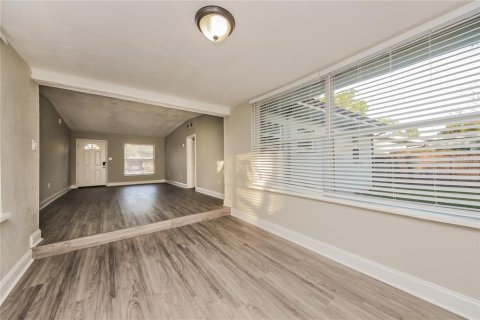 Casa en alquiler en Orlando, Florida, 3 dormitorios, 119.01 m2 № 1913916 - foto 6