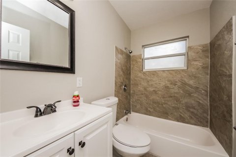 Casa en alquiler en Orlando, Florida, 3 dormitorios, 119.01 m2 № 1913916 - foto 13