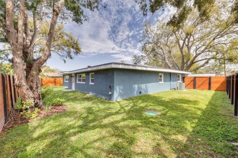 House in Clearwater, Florida 3 bedrooms, 180.6 sq.m. № 1516832 - photo 26