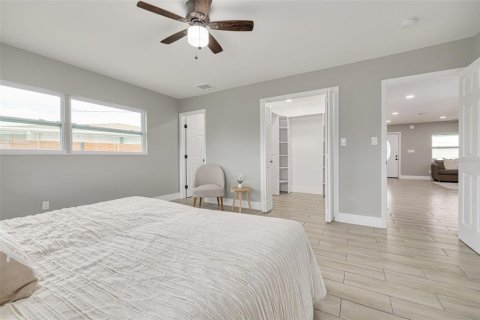 House in Clearwater, Florida 3 bedrooms, 180.6 sq.m. № 1516832 - photo 15