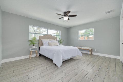 House in Clearwater, Florida 3 bedrooms, 180.6 sq.m. № 1516832 - photo 22