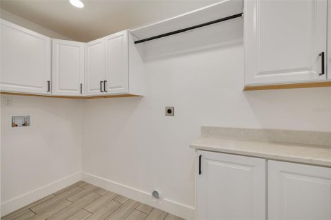 House in Clearwater, Florida 3 bedrooms, 180.6 sq.m. № 1516832 - photo 11