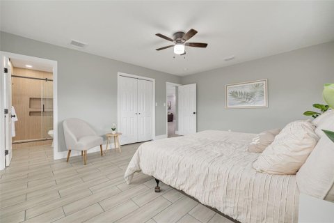 House in Clearwater, Florida 3 bedrooms, 180.6 sq.m. № 1516832 - photo 14