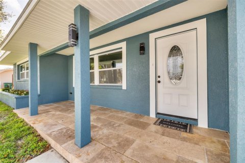 House in Clearwater, Florida 3 bedrooms, 180.6 sq.m. № 1516832 - photo 2